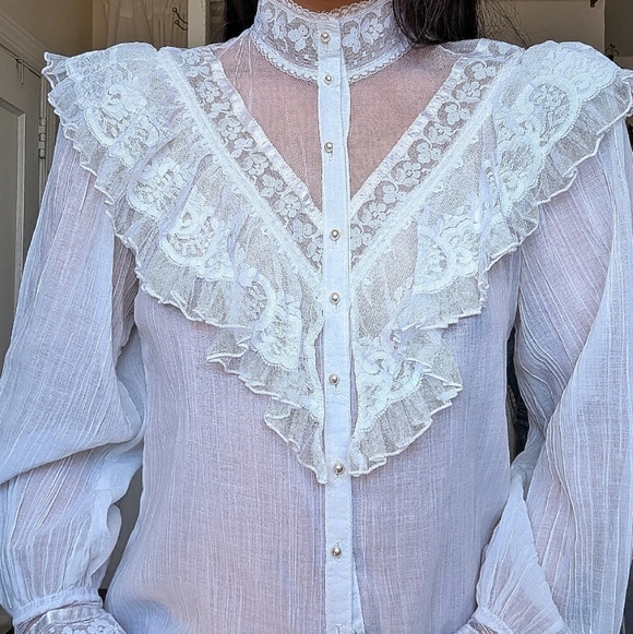 Gunne Sax Tops - Delicate White Ruffle Lace Button-Up Blouse